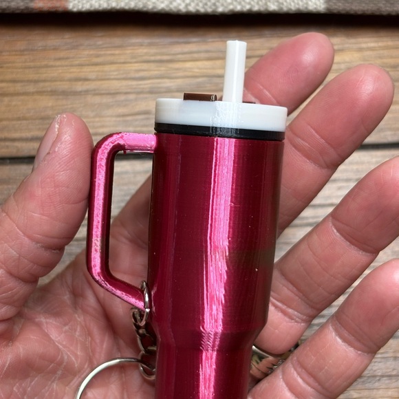 3D Printed “Stanley” chapstick holder keychain - Picture 6 of 7